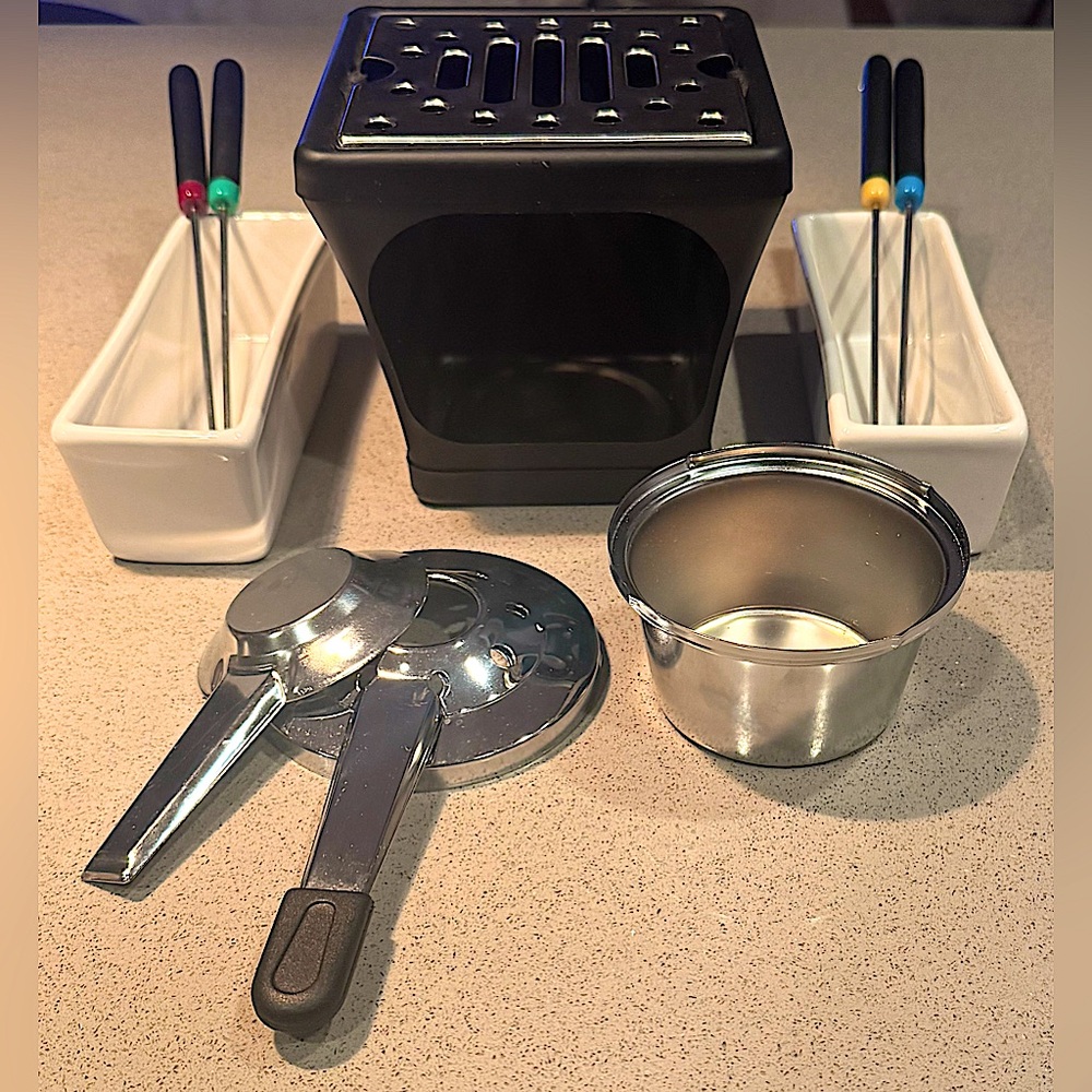 Casamoda S'MORES MAKER Indoor/Outdoor Set + 2 cans fuel! (Not usually included)